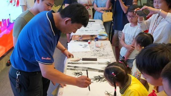 传授盲画技艺，共建有光世界——关爱盲童公益励志活动在南宁举行